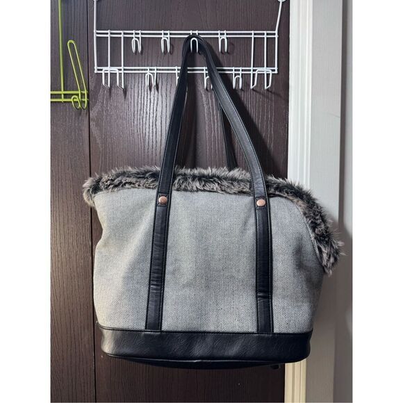 Modern Luxe Collection Pet Tote - Picture 6 of 9